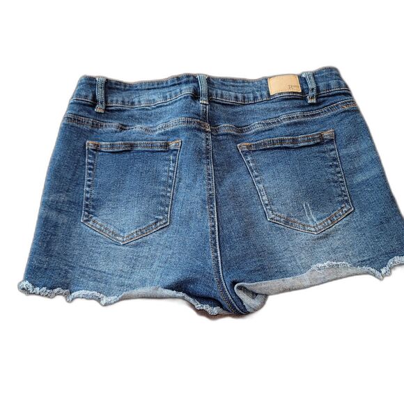 R1893 Patchwork Distressed Cutoff Jean Shorts Size 10 - Picture 5 of 5